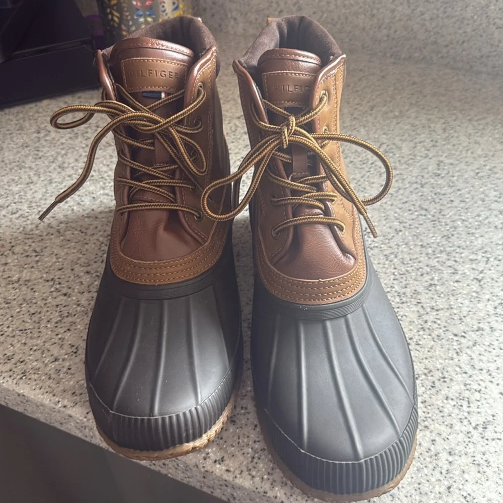 Tommy Hilfiger mens boots - Picture 2 of 5